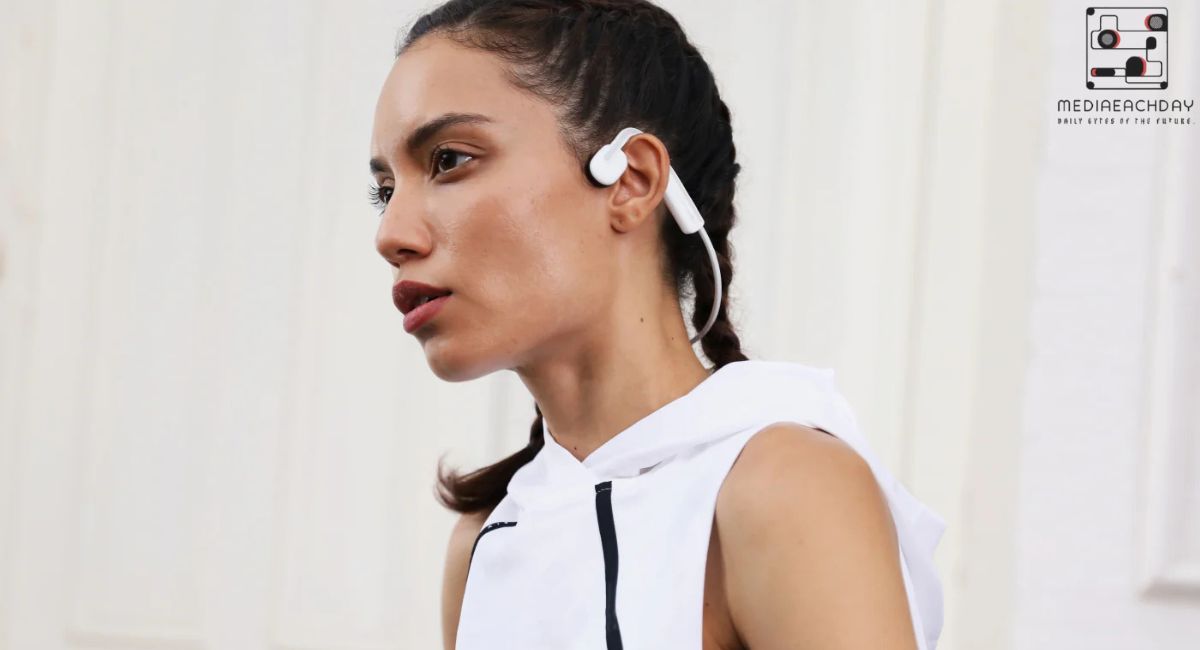 what-are-open-ear-headphones-explained-the-perfect-blend-of-safety-and-sound-quality