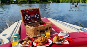 Thoughtful and Unique 30th Birthday Present Ideas That Create Lasting Memories